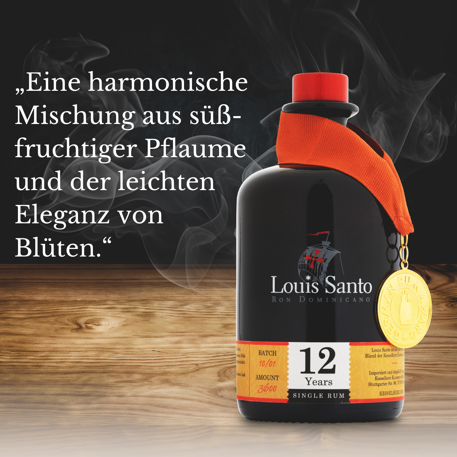Louis Santo 12Jahre gereiften Rum, mit Beschreibungstext des Geschmacks und den gewonnenen Preisen darauf abgebildet